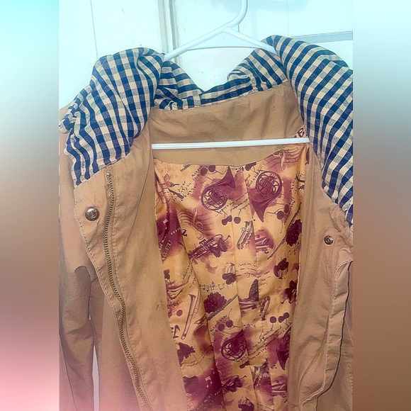 Cream Coat/ Plaid Hoodie (M) - Picture 3 of 3